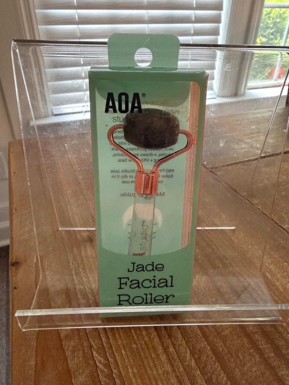 AOA Studio Jade Facial Roller - Mint Green Packaging